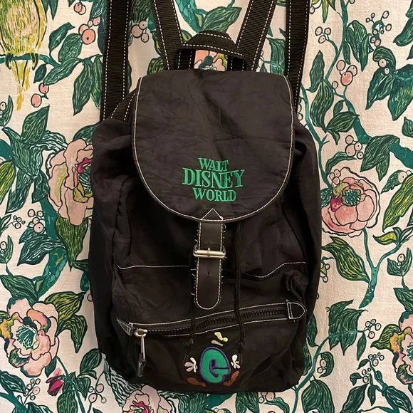 Vintage Walt Disney World rucksack with buckle closure We main image 3